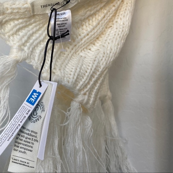 New Treasure & Bond Fringe Cable Knit Scarf - Picture 4 of 4